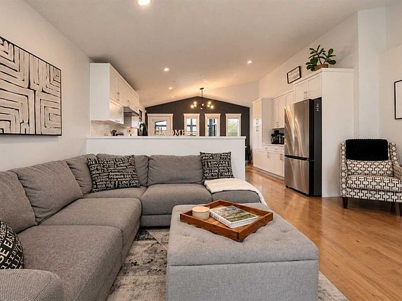 5th image of 11029 SW 60th Ave