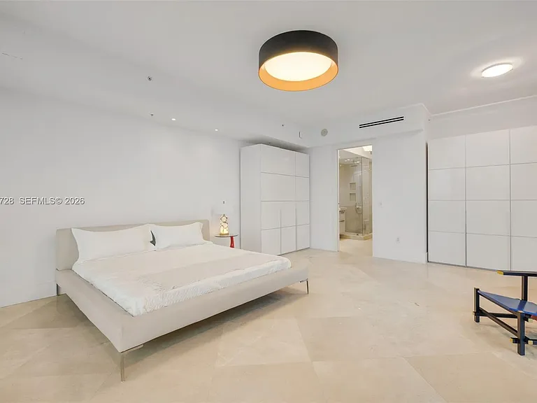 50 S Pointe Dr #903 — Photo 14