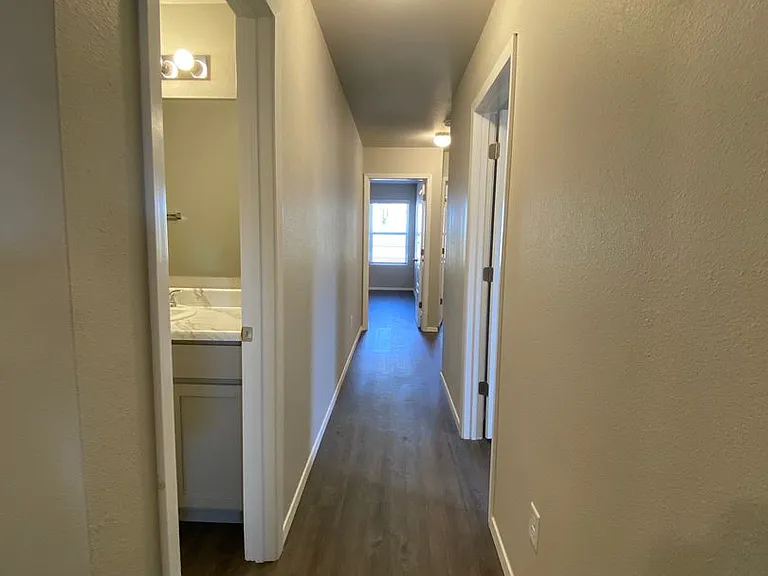 503B W Christopher Dr — Photo 7