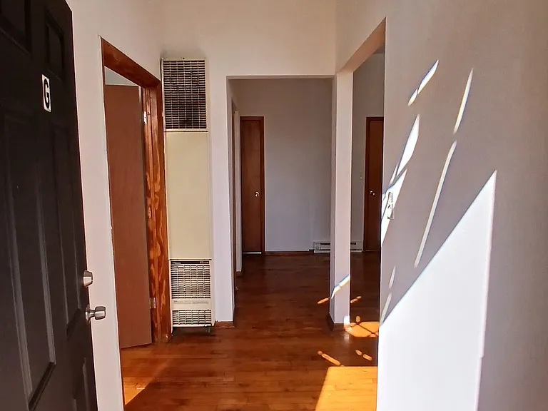 4810 W Barry Ave #1W — Photo 8