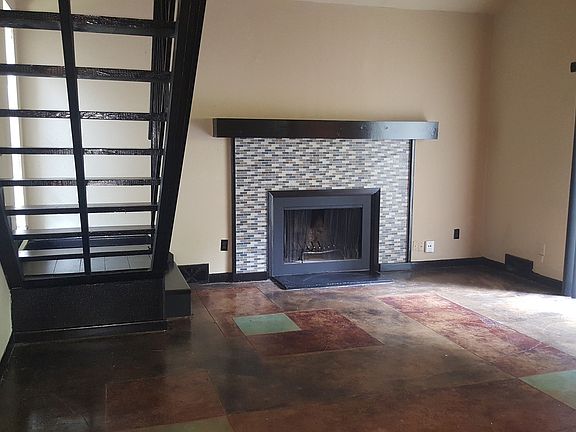 2nd image of 657 Watson St