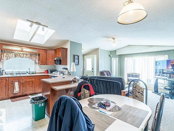 4th image of 6 Woodcroft Pl