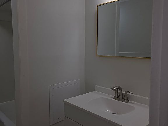 4th image of 519 W Water St APT C