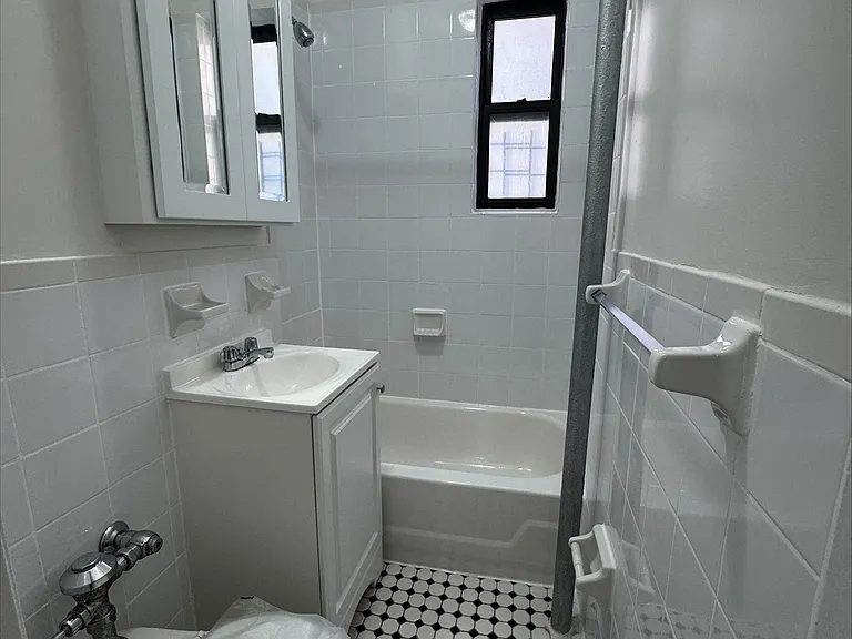 4815 46th St #2G — Photo 4