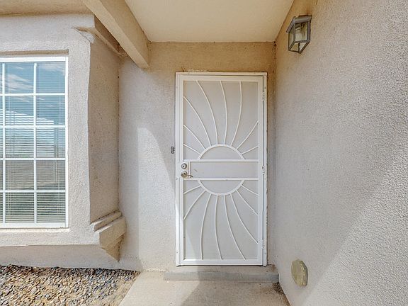 5th image of 609 Vermilion Ct NW