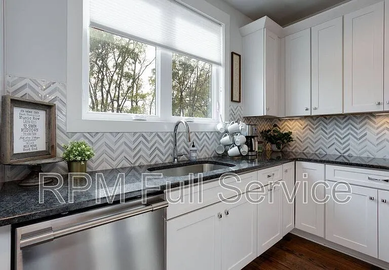 505B Wedgewood Ave — Photo 8