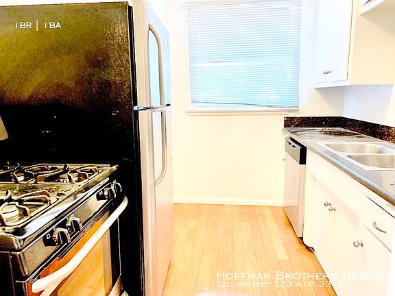 2nd image of 2001 N Beachwood Dr APT 1
