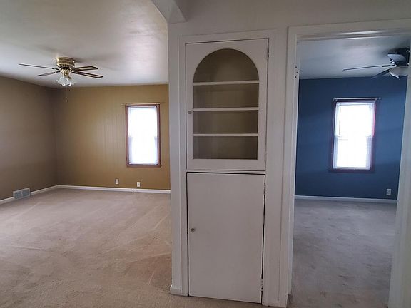4th image of 523 S Broadway St