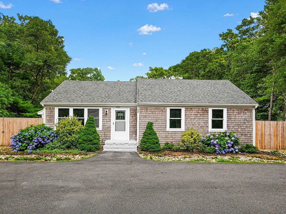1st image of 620 Boxberry Hill Road