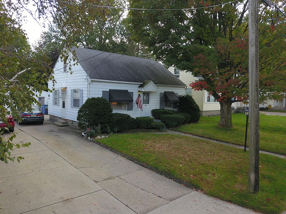 1st image of 1258 Carlton Ave NE
