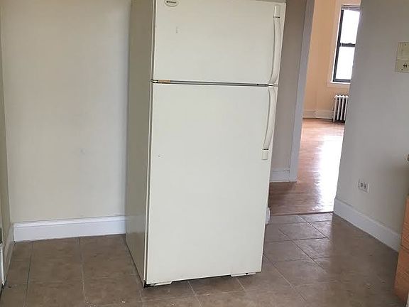 3rd image of 1012 S 13th Ave APT 3W