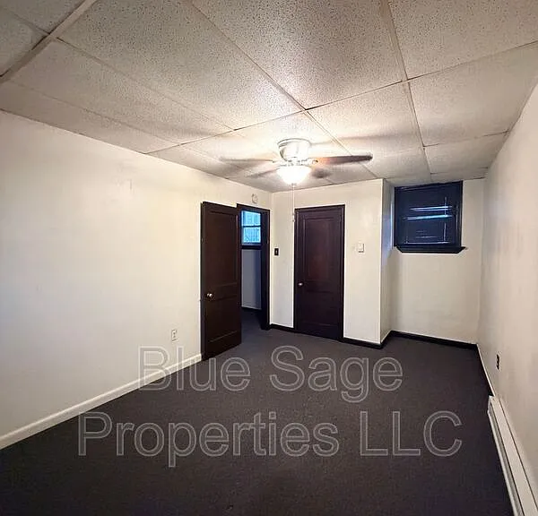 621 W 7th St #C — Photo 11