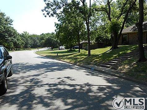 4th image of 606 Linkcrest Dr