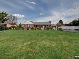 348 Boulevard, Pompton Plains, NJ 07444