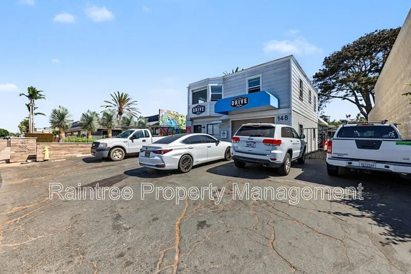 2 bed, 1.0 bath, 900 sqft, $3,900 — Photo 2