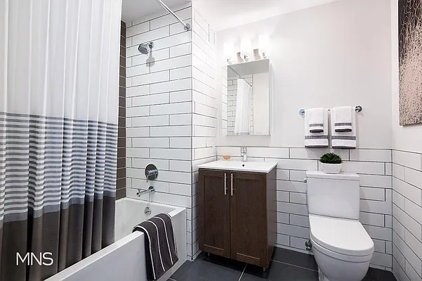 Rented by MNS Marketing | media 7