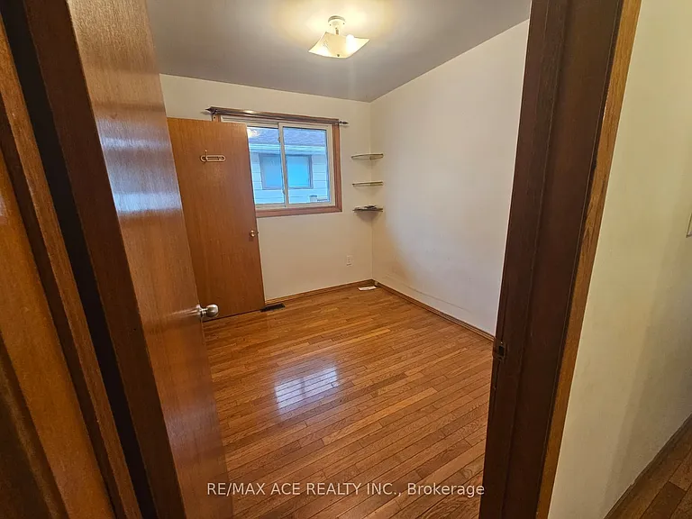6033 Swayze Dr #MAIN — Photo 9