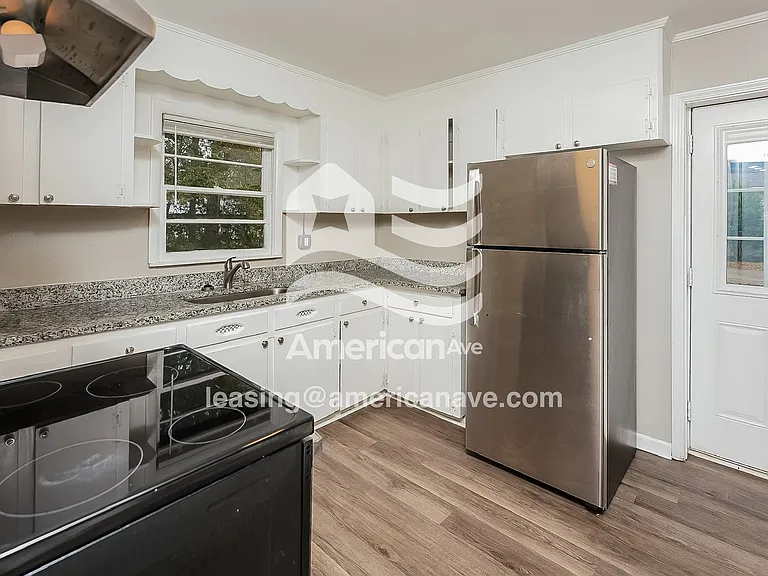 1768477_007_kitchen_14249832.jpg