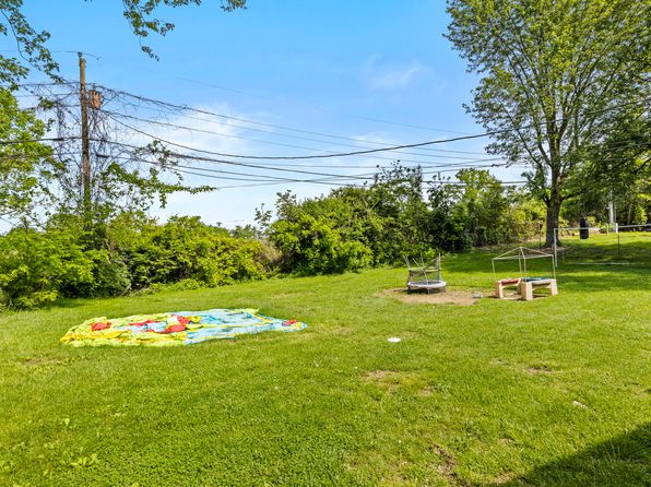 218 Brookfield Dr, Frankfort, KY 40601