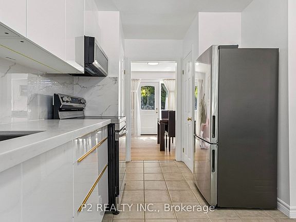 3rd image of 25 Gosford Blvd #22