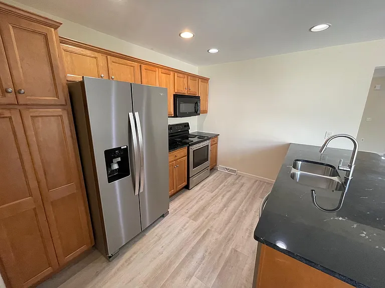 673 Wallingford Rd — Photo 4