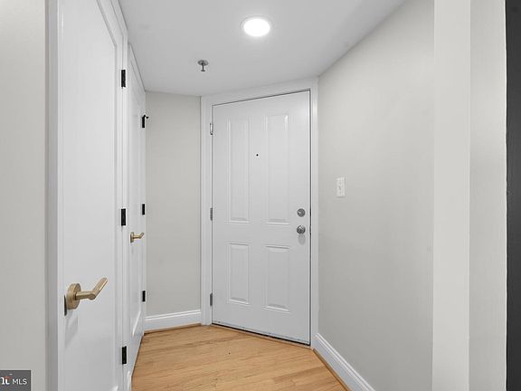 4th image of 1701 16th St NW APT 654