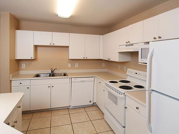 3rd image of 3591 S Kernan Blvd #805