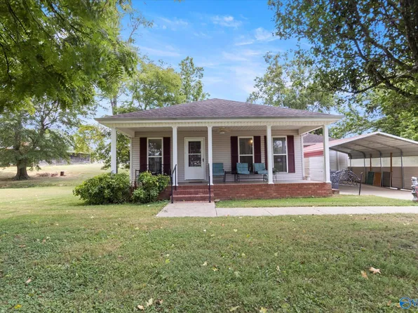 28 Townview Dr, Rogersville, AL 35652