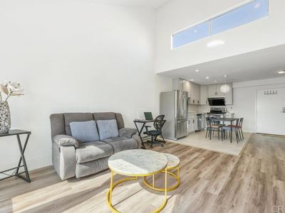 8036 Linda Vista Rd APT 2C, San Diego, CA, 92111