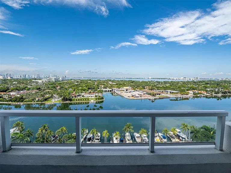 5005 Collins Ave #1506 — Photo 1