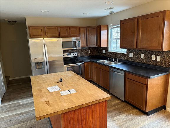 4th image of 2150 NE 18th St Unit 99