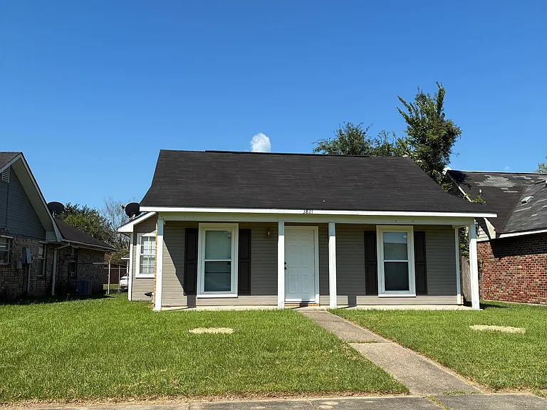 3821 Byrd Dr — Photo 1