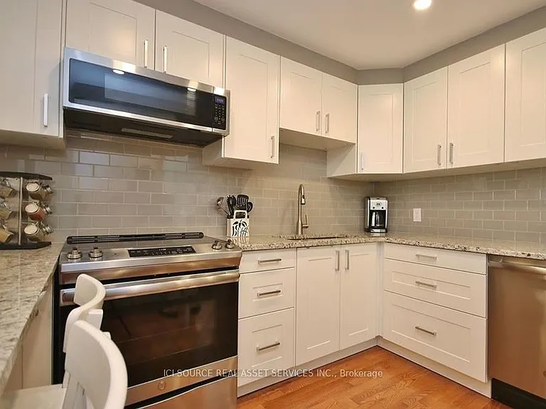 109 Dalecroft Cres — Photo 3