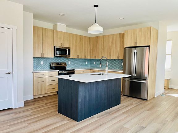 4th image of 103 Park Ave #1