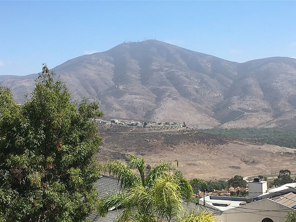 2nd image of 1011 Cuyamaca Ave