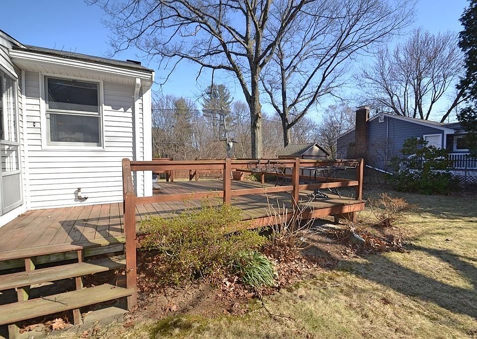 2nd image of 189 Phelps St