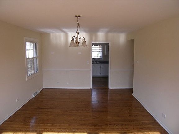 4th image of 115 N Reuter Dr