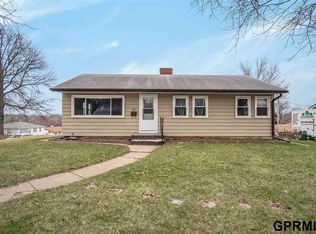 3017 S 38th St, Omaha, NE 68105