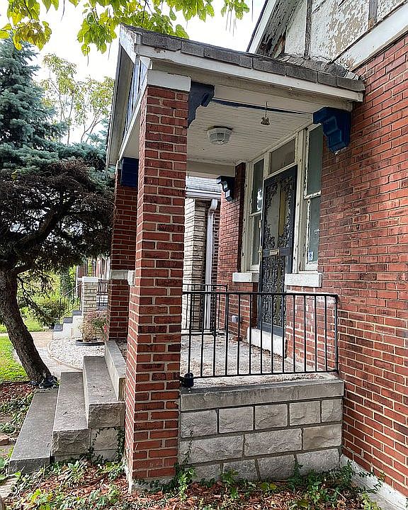 1st image of 4549 Lexington Ave
