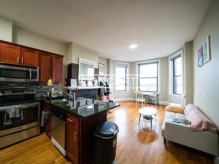 39 Bay State Rd #4R — Photo 1