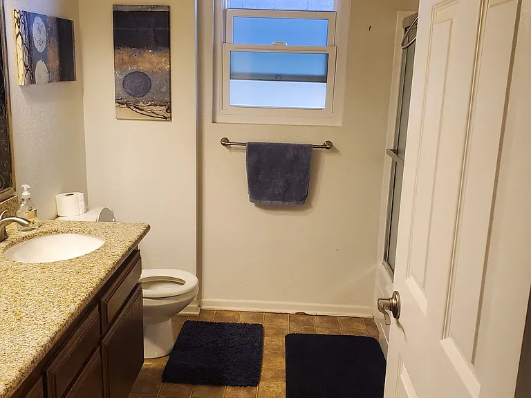 720 W 33rd St #C — Photo 10