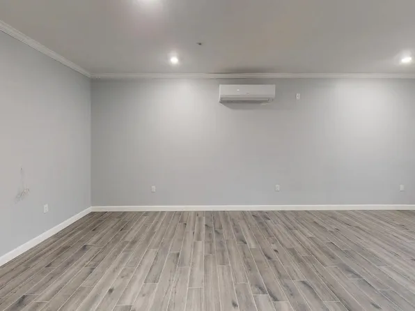 680 Grand Street image 3 of 7