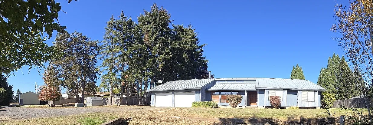 3 bed, $2,400 — Photo 4