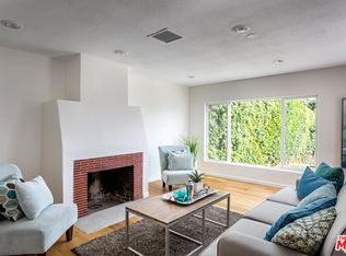 141 W Pine St, Altadena, CA 91001