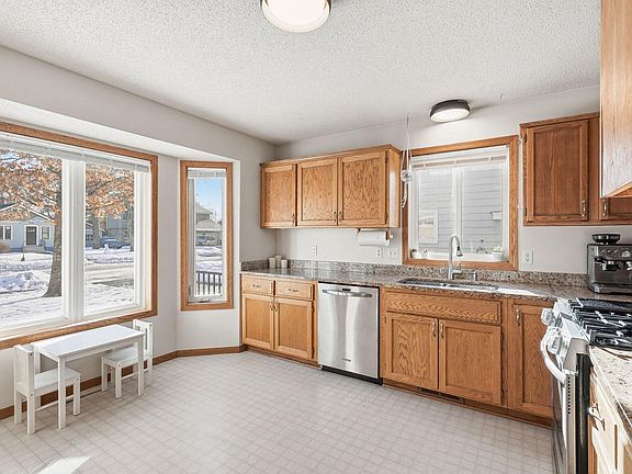5th image of 4123 Yates Ave N