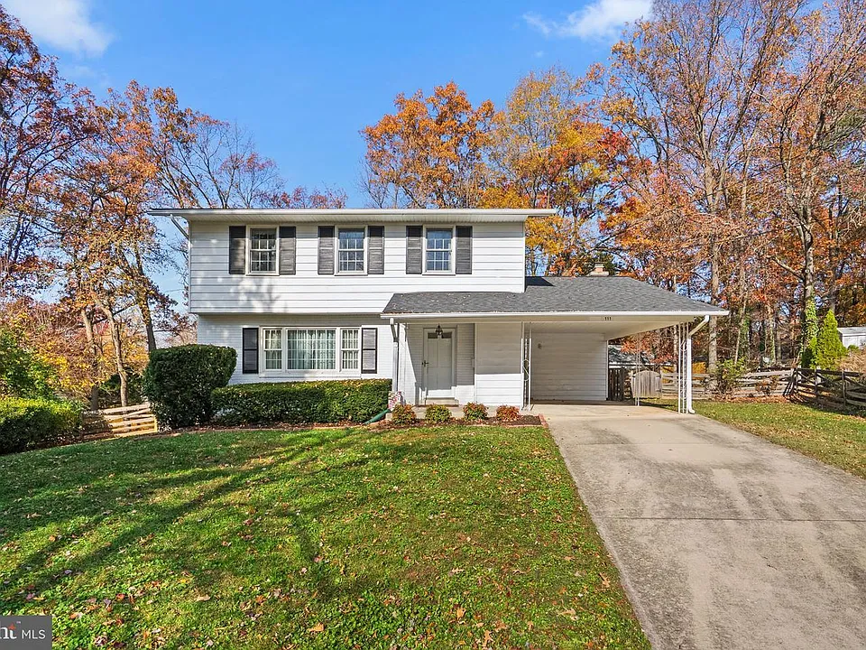 111 Tamarisk Ct