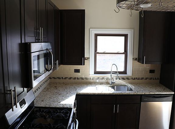4th image of 5838 N Moody Ave