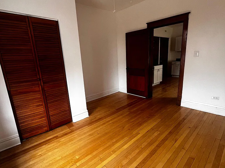 2527 N California Ave #2N — Photo 4