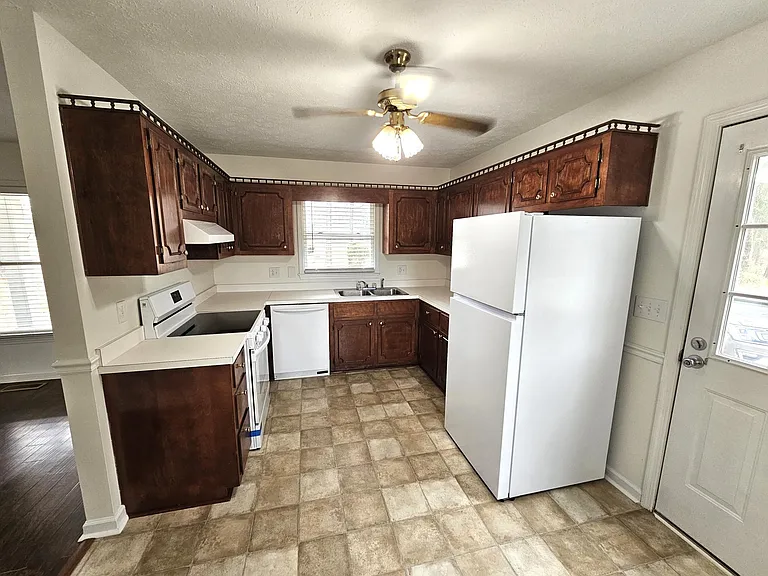 4925 Bear Bluff Rd — Photo 9