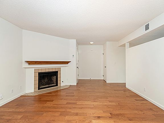 4th image of 6716 Clybourn Ave Unit 132